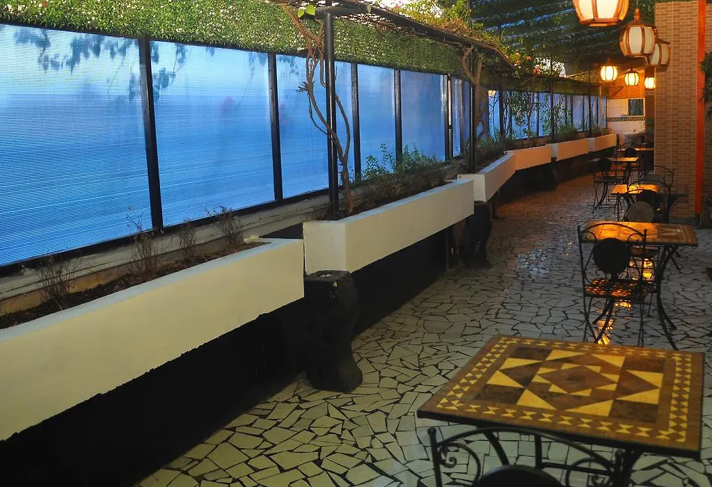 Hotel New Idola-1