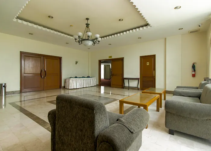 RedDoorz Plus near GBK Senayan Jakarta