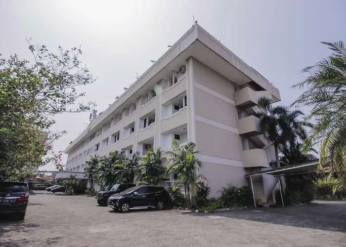 RedDoorz Plus near GBK Senayan Jakarta